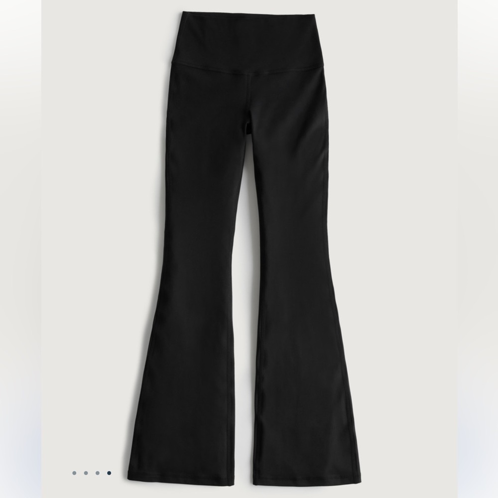 Gilly Hicks Hollister Active Recharge Flare Leggings (M, Black)